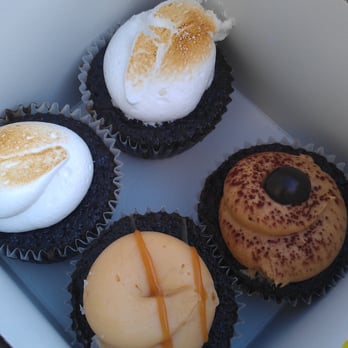 Off the Grid: Lake Merritt at OMCA - Katescupcakes - Food Trucks Near Me - Oakland, California Off the Grid: Lake Merritt at OMCA - Katescupcakes - Food Trucks Near Me - Oakland, California