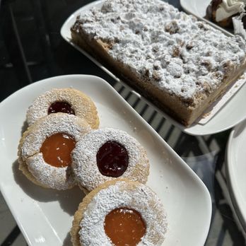 B & W Bakery - Bakeries Near Me - Hackensack, New Jersey