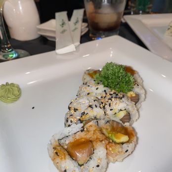 Firefin Grill - Spicy salmon with avocado - Seafood Near Me - Palm Beach Gardens, Florida