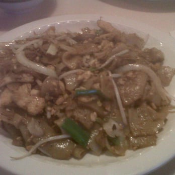 Thara Thai - See Eiw Pad Thai (Special) with Chicken - Thai Near Me - Champaign, Illinois Thara Thai - See Eiw Pad Thai (Special) with Chicken - Thai Near Me - Champaign, Illinois