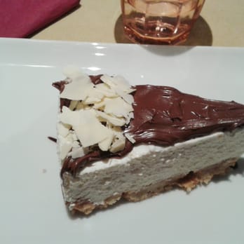 Corso Dodici - Cheesecake alla nutella con pezzi di cioccolato bianco - Italian Near Me - Cagliari, California