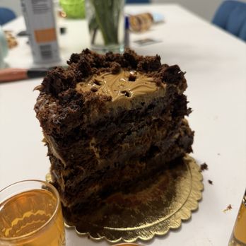 Cakeology - Small Peanut butter brownie cake. - Desserts Near Me - Miami, Florida