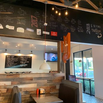 Kyle's Kitchen - Booths - Salad Near Me - Goleta, California