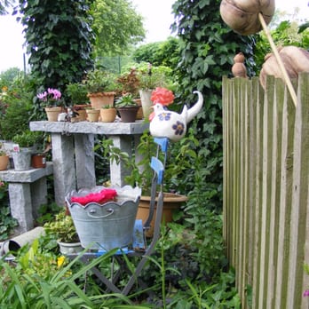 Decorations - Gardeners Near Me - Goldbeck, MV