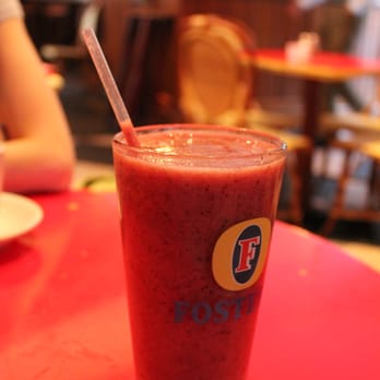 Pershing Square - Berry smoothie - American Near Me - New York, New York Pershing Square - Berry smoothie - American Near Me - New York, New York