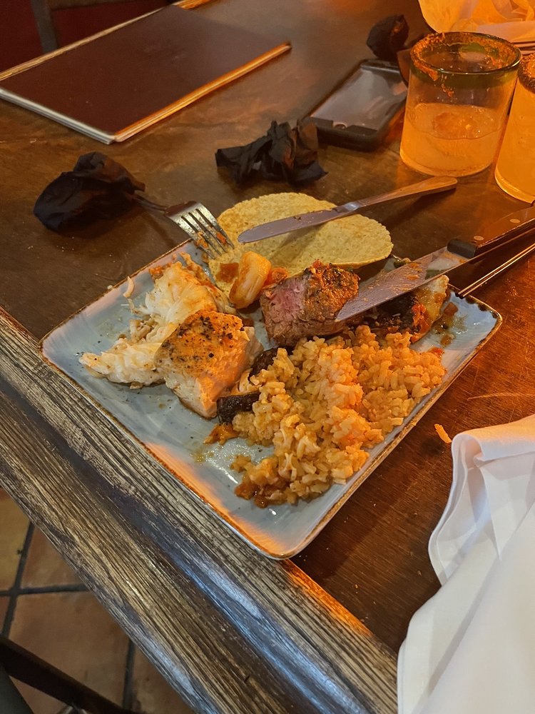 HIDALGO’S COCINA & CÓCTELES 578 Photos & 568 Reviews 305 N Harbor