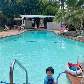 Mojave Resort - Hotels Near Me - Palm Desert, California