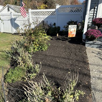 Toby’s Landscaping - Yard clean up, weeding and mulching - Landscaping Near Me - Danbury, Connecticut Toby’s Landscaping - Yard clean up, weeding and mulching - Landscaping Near Me - Danbury, Connecticut