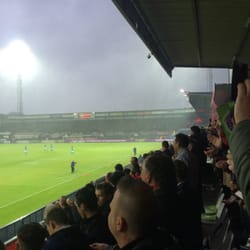 Sparta Rotterdam - Regenachtige avonden op het Kasteel