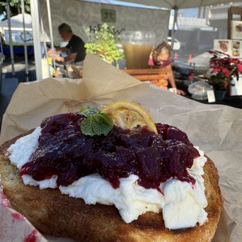 Haawi Toast & Tea - Food Stands Near Me - Honolulu, Hawaii