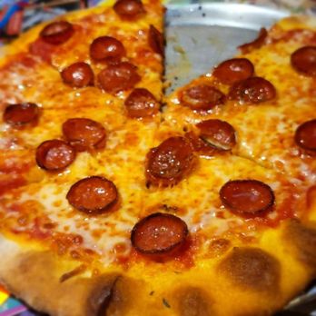 Studly Brewing - Pepperoni and hot honey - Breweries Near Me - Chesapeake, Virginia