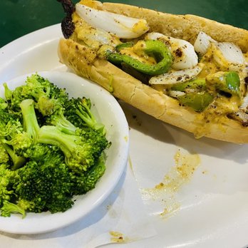 Gator's Dockside - Backyard boss sausage sandwhich - Chicken Wings Near Me - Clermont, Florida