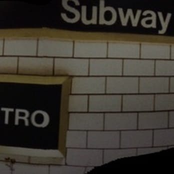 Mo & Hari's Italian Bistro - Panoramic view of corridor to rest rooms. - Wine Bars Near Me - Midlothian, Texas