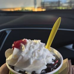 Ginther's Swirls Ice Cream - Soft serve Sundae