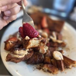 Eggs Up Grill - Inside of the churro French toast with strawberry