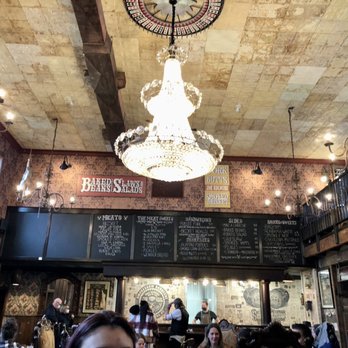 The Hatching Post - Amazing centerpiece- stunning glass chandelier. - Smokehouse Near Me - West Kelowna, British Columbia