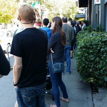 Lil Woody's - This was the line at 2 on free burger day - Burgers Near Me - Seattle, Washington