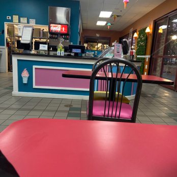 Howdy Homemade Ice Cream - Main indoor area - Ice Cream & Frozen Yogurt Near Me - Indianapolis, Indiana
