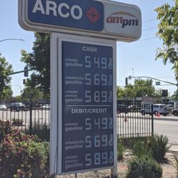 ARCO - Gas prices today.