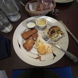 Poisson Frit & Gratin Dauphinois. . . You mean fish sticks?