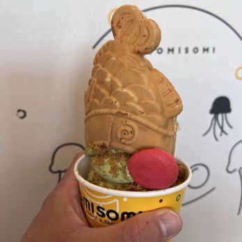 Somisomi - Upside Down Ahboong ($6.95) - Ice Cream & Frozen Yogurt Near Me - Irvine, California