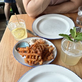 Giant - New American Near Me - Chicago, Illinois