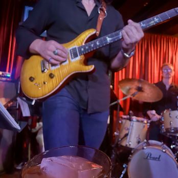 Rudy's Jazz Room - My Rudy's Chocolate Old Fashioned while Ricardo Grilli on the electric guitar - Cajun/Creole Near Me - Nashville, Tennessee