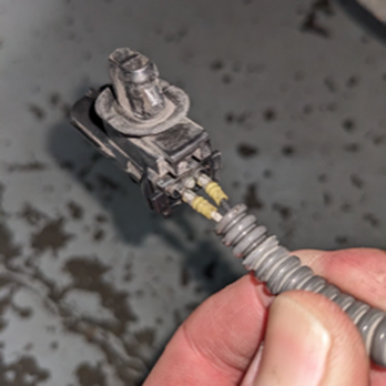 Xtreme Wheels & Tires - Wheel speed sensor wiring harness damaged and exposed terminals - Tires Near Me - North Highlands, California Xtreme Wheels & Tires - Wheel speed sensor wiring harness damaged and exposed terminals - Tires Near Me - North Highlands, California