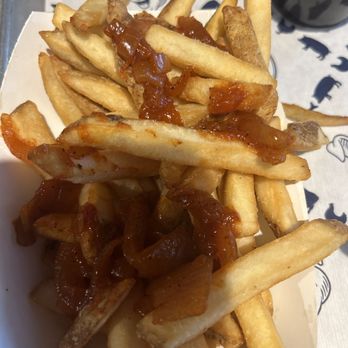 Pig Beach BBQ - French fries with sweet n spicy onions - Barbeque Near Me - Astoria, New York Pig Beach BBQ - French fries with sweet n spicy onions - Barbeque Near Me - Astoria, New York