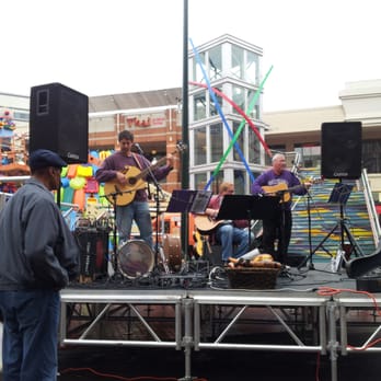 Freshfarm - Downtown Silver Spring - cute band playing - Farmers Market Near Me - Silver Spring, Maryland