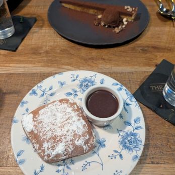 The Dearborn - Bengiet and almond tart dessert - New American Near Me - Chicago, Illinois