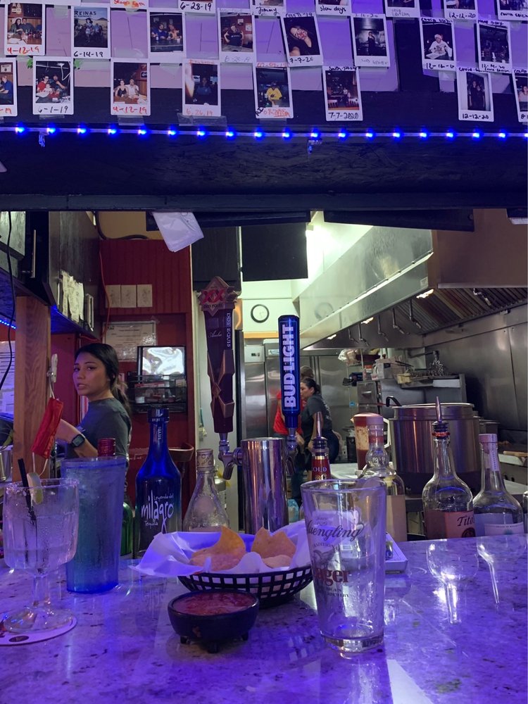 3 Reinas Taqueria Logo