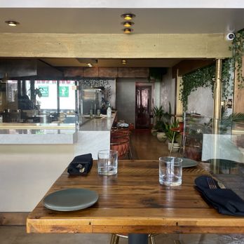 Tiamo - Interior - Pizza Near Me - Montreal, Quebec