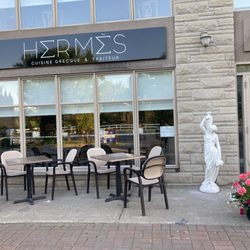 Hermes - Front of resto with terrasse
