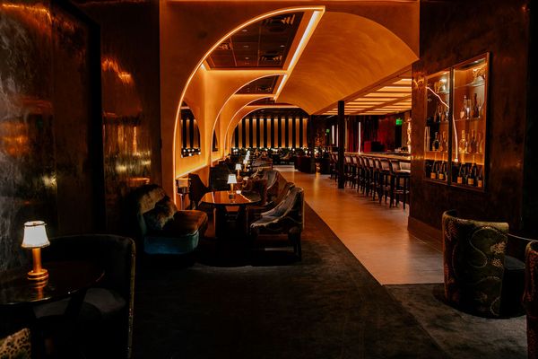 Regines Lounge by null