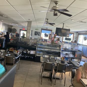 Lighthouse Diner - Separate bar area - American Near Me - Jupiter, Florida