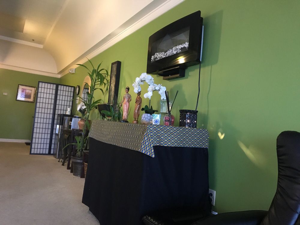BAN NUAT THAI & FOOT MASSAGE 4000 W Dimond Blvd, Anchorage, Alaska