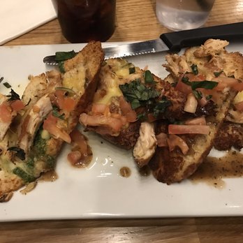 Boulders on Southern - Smoked chicken pesto bruschetta - bread light and good, chicken dry and cold - American Near Me - Mesa, Arizona