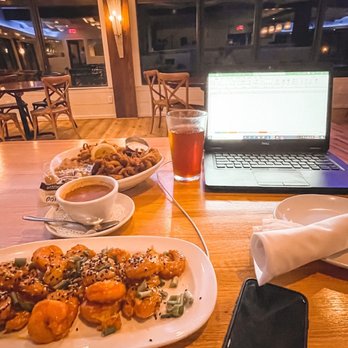 Oceanic - Calamari, Shrimp Platter, Soup - Seafood Near Me - Wrightsville Beach, North Carolina