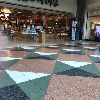 Boscov's - Mall entrance - Department Stores Near Me - Wilmington, Delaware