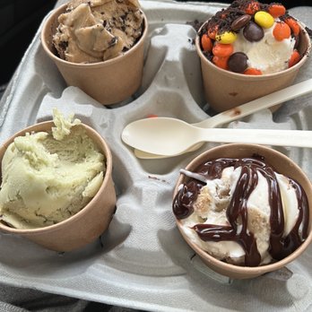Ice Cream Social - Vegan: Green tea, Coffee (something) Regular: Cookie Dough with hot fudge, Vanilla with Oreo crunch and Reese's pieces - Ice Cream & Frozen Yogurt Near Me - White Plains, New York Ice Cream Social - Vegan: Green tea, Coffee (something) Regular: Cookie Dough with hot fudge, Vanilla with Oreo crunch and Reese's pieces - Ice Cream & Frozen Yogurt Near Me - White Plains, New York