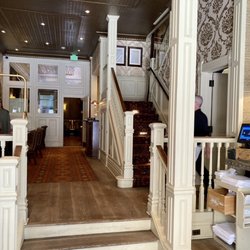 New Sheridan Bar - Hallway in the Parlor Bar