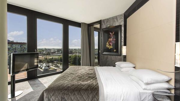 Hyatt Regency Dusseldorf by null