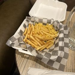 Turnbuckle Lounge - Kids Mac'n'Cheese for my service dog