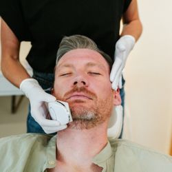 Oasis Face Bar Nashville - Ditch the needles! Microcurrent uses painless currents to firm & lift your skin. Get results at Oasis! #NashvilleFacials