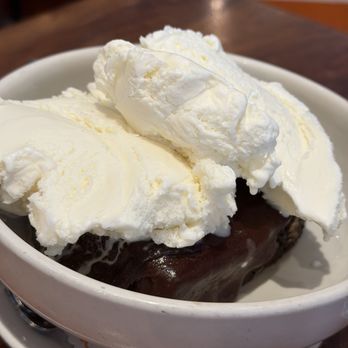 Junior's Restaurant - Chocolate Fudge Brownie - Bakeries Near Me - New York, New York