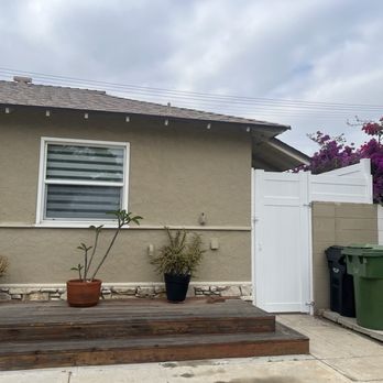 Top Notch Vinyl Fencing - Tall gate - Fences & Gates Near Me - Sun Valley, California