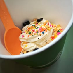 Belgian Cookie Froyo w/ Peanut Brittle Crunch & Chocolate Rocks.