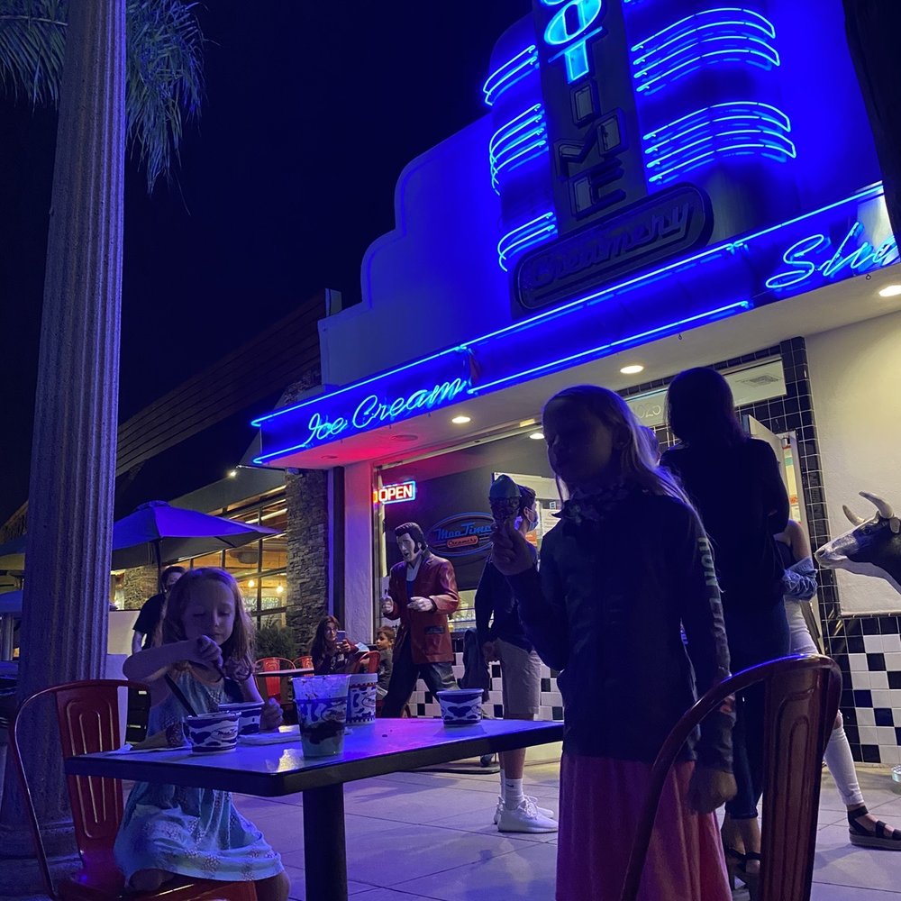 MooTime Creamery - Patio - Ice Cream & Frozen Yogurt Near Me - Coronado, California MooTime Creamery - Patio - Ice Cream & Frozen Yogurt Near Me - Coronado, California