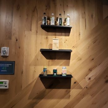 Shake Shack Pasadena - Decor - Burgers Near Me - Pasadena, California